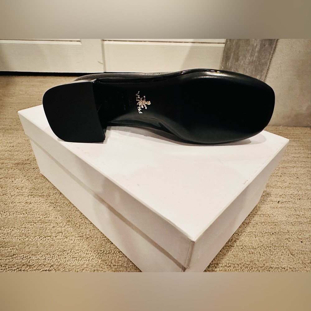 🆕Authentic from Italy PRADA patent black leather pumps - Picture 16 of 16